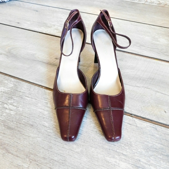 WORTHINGTON SZ 7.5 WINE LEATHER STAPPY HEEL PUMPS - Picture 3 of 7